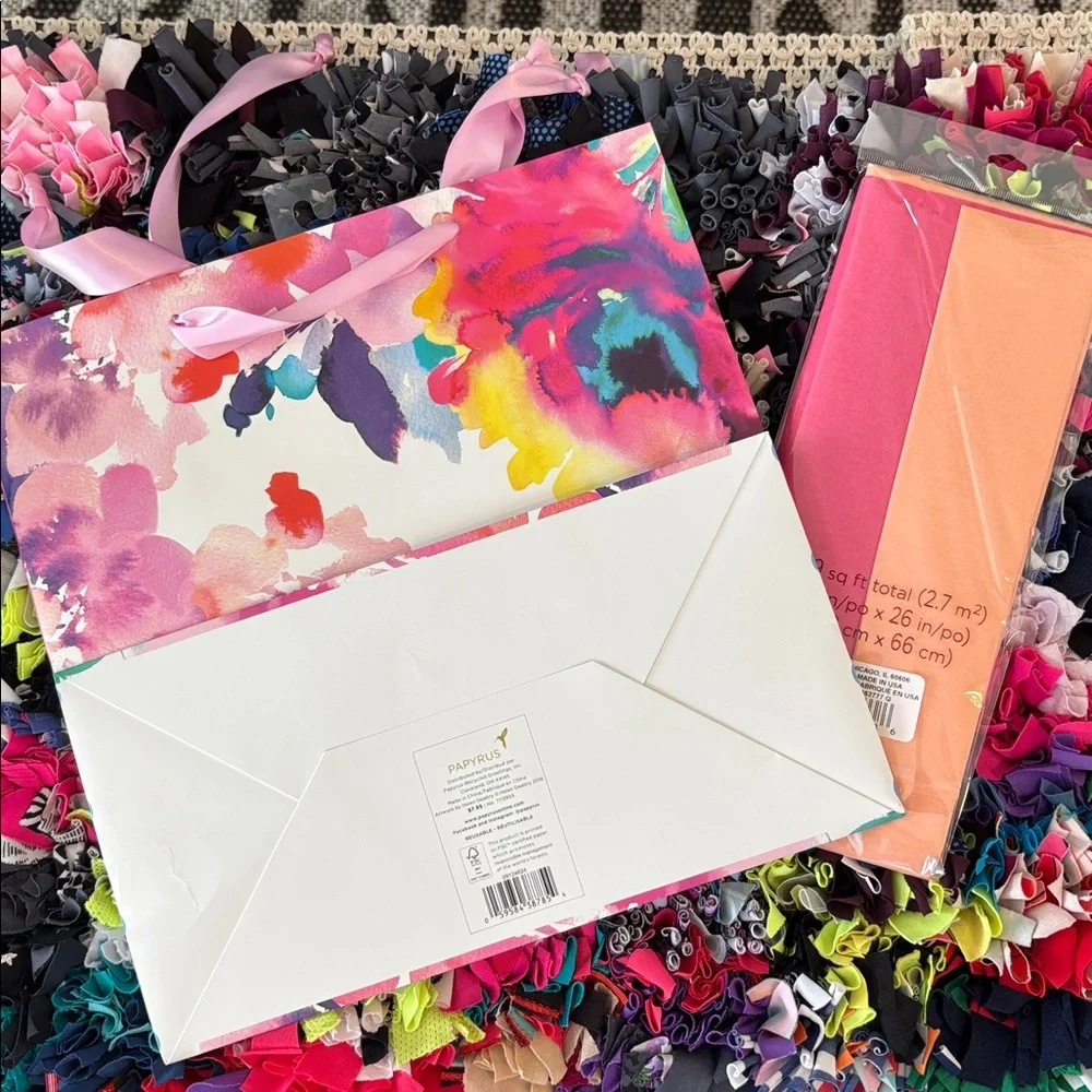 🆕Papyrus 2 Floral Birthday Gift Bags And 2 Tissue Packages